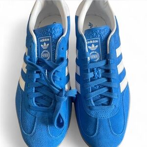 Brand New Adidas Men's Gazelle Blue Suede Gum Sole sneakers